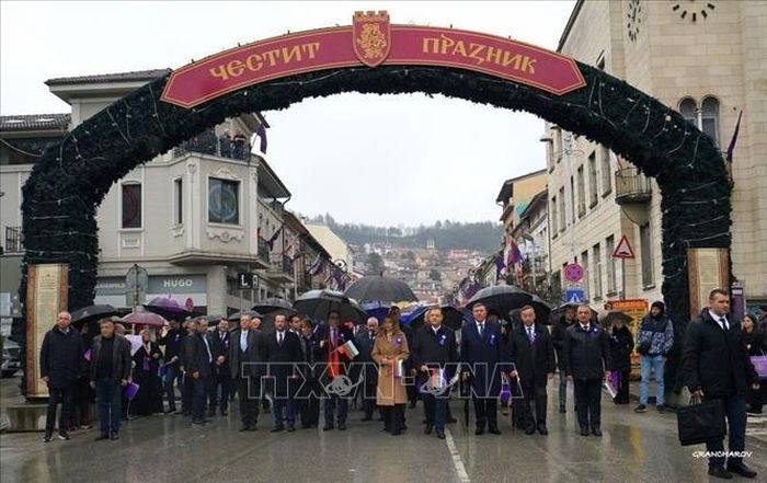 Lãnh đạo Bulgaria tham gia lễ diễu hành. Ảnh: TTXVN phát