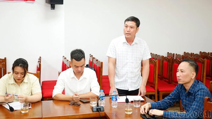 Đại diện các hiệp hội và doanh nghiệp nêu khó khăn, vướng mắc tại buổi làm việc.