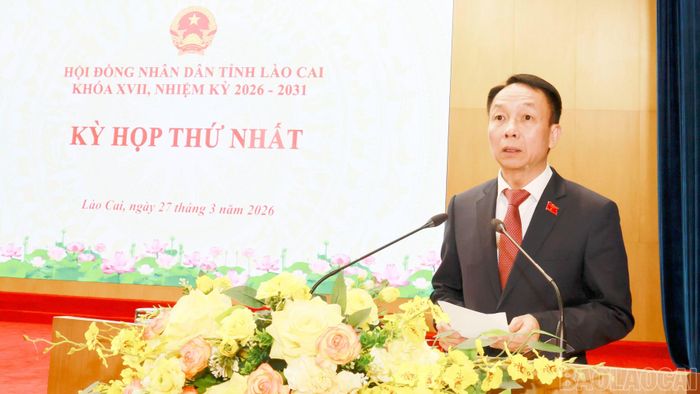 Đồng chí Vũ Quỳnh Khánh - Ủy viên Ban Thường vụ Tỉnh ủy, Phó Chủ tịch Thường trực HĐND tỉnh phát biểu khai mạc kỳ họp.