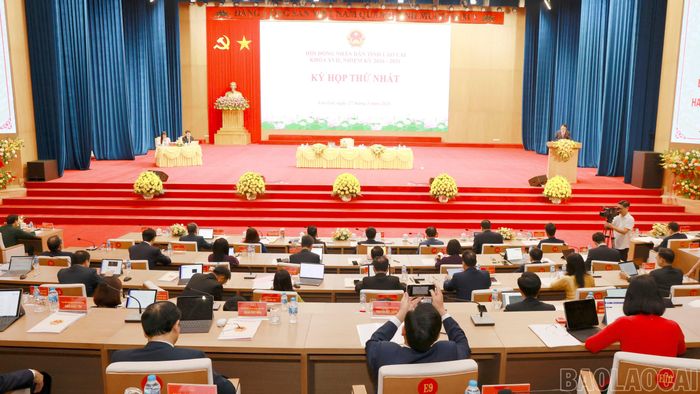 Quang cảnh kỳ họp.