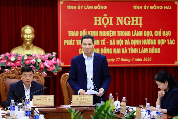 Bí thư Tỉnh ủy Đồng Nai phát biểu kết luận buổi làm việc với Ban Thường vụ Tỉnh ủy Lâm Đồng