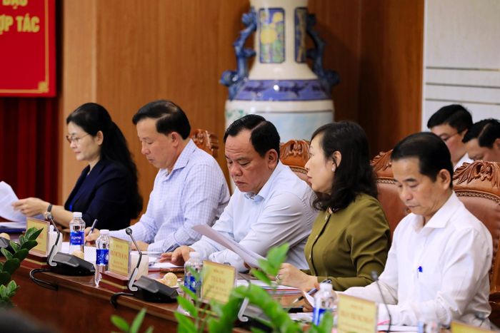Các đồng chí trong Thường trực Tỉnh ủy Đồng Nai dự hội nghị
