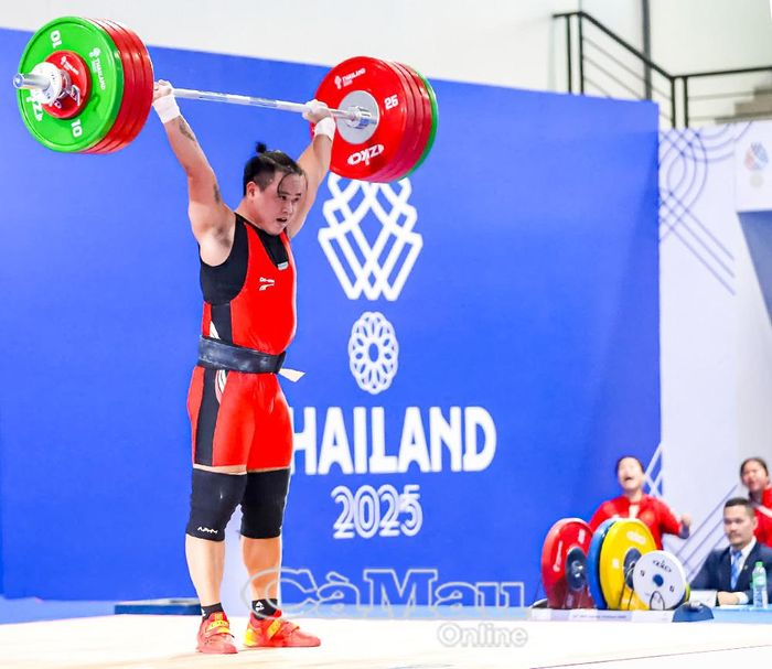 Vận động viên Nguyễn Quốc Toàn, đoạt Huy chương Bạc môn cử tạ, hạng cân 88 kg tại SEA Games 33. (Ảnh nhân vật cung cấp)