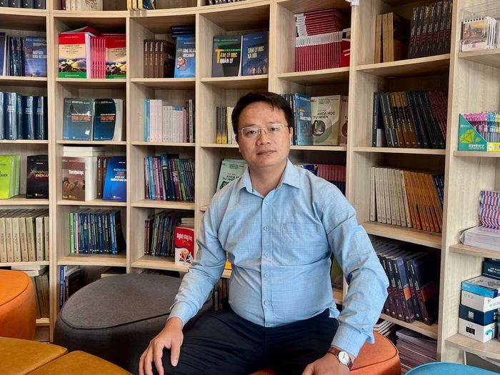  “Các bể điều tiết ngầm không nên chỉ dừng ở chức năng chống ngập cục bộ, mà cần được tích hợp vào một chiến lược quản lý nước tổng thể, bao gồm thu gom, tái sử dụng và kết nối với các dòng chảy tự nhiên như sông, hồ”, Tiến sĩ Đỗ Xuân Đức nhấn mạnh. 