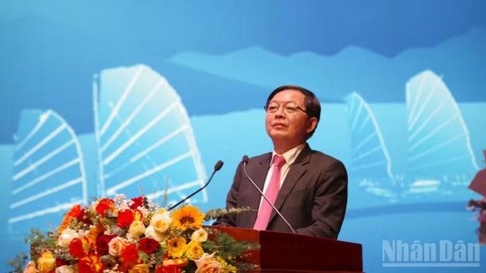 Phó Thủ tướng Hồ Quốc Dũng phát biểu chỉ đạo hội nghị.