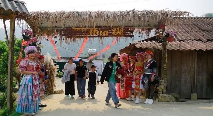 Một trong ba homestay ở của người dân bản Lồng đã đón khách về tham quan, trải nghiệm.