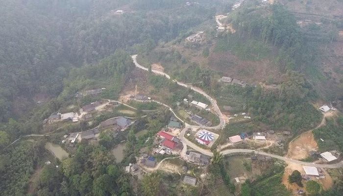 Một góc bản Lồng trên đèo Pha Đin huyền thoại.