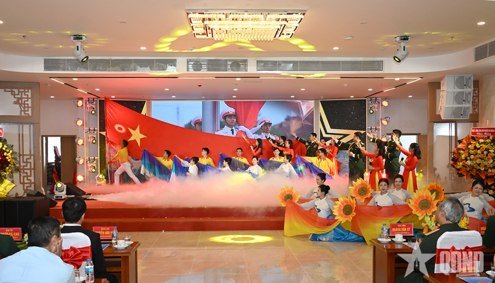 Chương trình văn nghệ tại lễ khánh thành. 