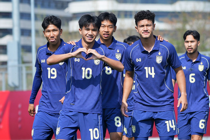 Các cầu thủ U23 Thái Lan mừng bàn thắng mở tỷ số. Ảnh: FA Thailand