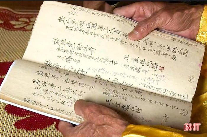 Gia phả là sự tiếp nối của một mạch nguồn qua nhiều thế hệ.