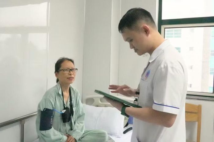 Chăm sóc bệnh nhân cao tuổi ở BV Hữu Nghị