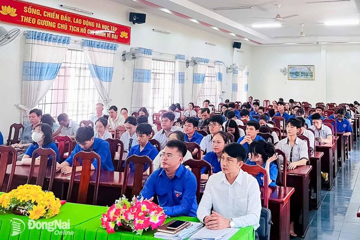 Đảng ủy xã Trảng Bom sinh hoạt quần chúng trung kiên quý I-2026. Ảnh:C.T.V