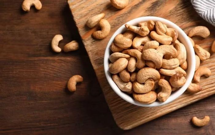 Hạt điều chứa các chất béo Omega-3 giúp kích thích sự sản sinh collagen, tăng độ đàn hồi của da. Ảnh: Internet 