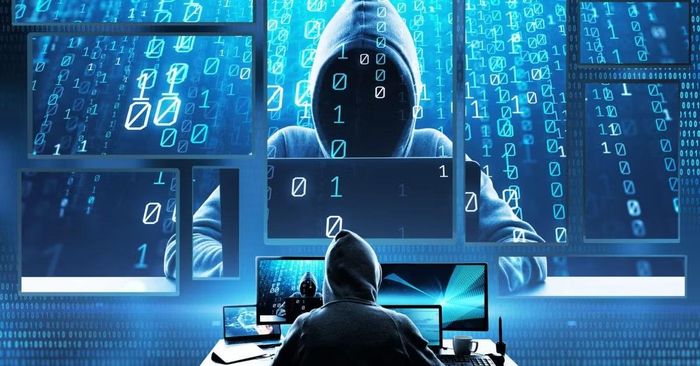 Mã độc tự động thực thi mỗi lần Python khởi động, thu thập dữ liệu nhạy cảm như khóa SSH, API key, mật khẩu database và ví điện tử.