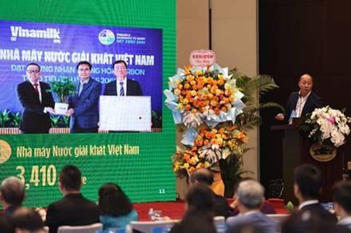 Ông Đoàn Quốc Khánh - Giám đốc Điều hành Phát triển Vùng nguyên liệu Vinamilk – phát biểu tại hội nghị (Ảnh: VN).