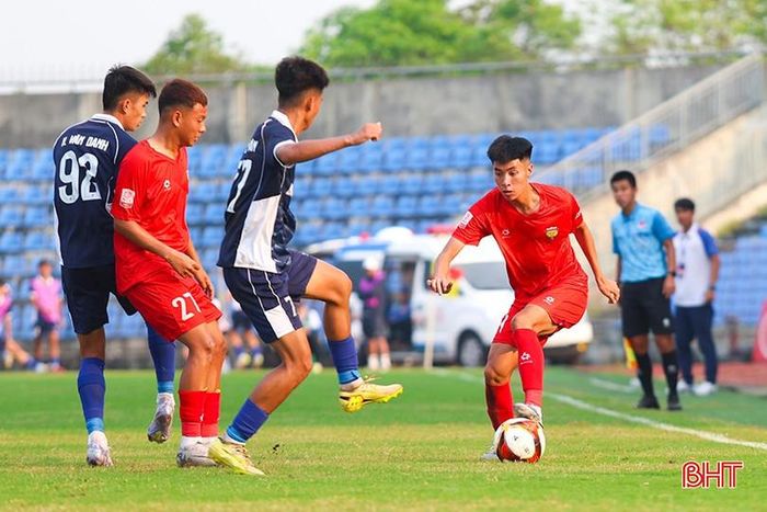 Thi đấu nỗ lực nhưng đội chủ nhà vẫn chịu thất bại 1-2 trước đối thủ.