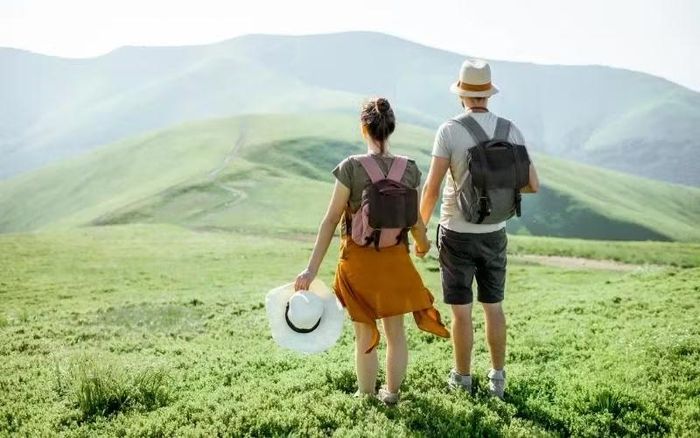 Trong du lịch ghép đôi, khi kỳ vọng tình cảm bị đẩy lên quá cao, hành trình kết nối dễ biến thành áp lực vô hình, khiến những cảm xúc vốn tự nhiên trở nên gượng ép và thiếu chân thật
