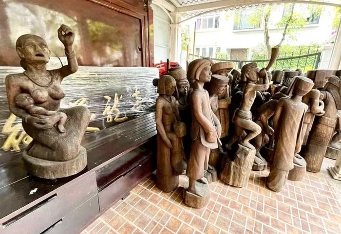 Những tác phẩm điêu khắc sẽ được họa sĩ Lý Khắc Nhu hiến tặng cho Bảo tàng Pleiku. Ảnh: NVCC