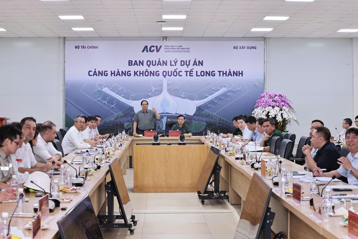 Toàn cảnh buổi làm việc.