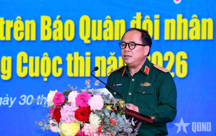  Thiếu tướng Đoàn Xuân Bộ phát biểu phát động Cuộc thi “Tìm hiểu kiến thức pháp luật trên Báo QĐND” năm 2026. Ảnh: TUẤN HUY