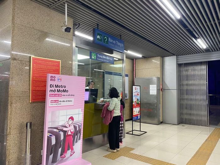 Lượng hành khách đi tàu điện đô thị tăng mạnh.