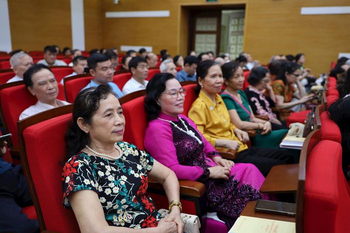 Đại biểu khu dân cư dự hội nghị. Ảnh: Hoa Thành