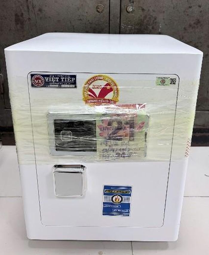 Chiếc két sắt các đối tượng dùng để đựng “thiên thạch”