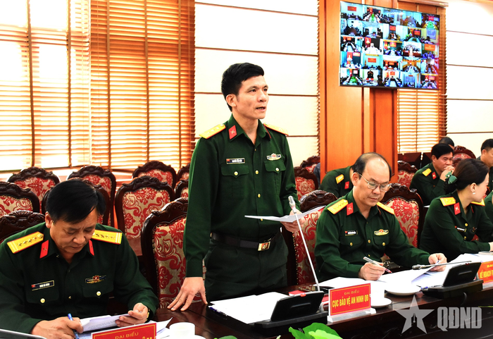 Đại biểu Cục Bảo vệ An ninh Quân đội (Tổng cục Chính trị) phát biểu tại hội nghị.
