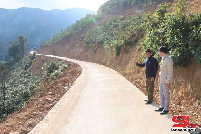 Tuyến đường từ bản Nà Viền đi bản Pắng Sẳng, xã Chiềng Mai được bê tông, đáp ứng nhu cầu đi lại cho nhân dân vùng cao.