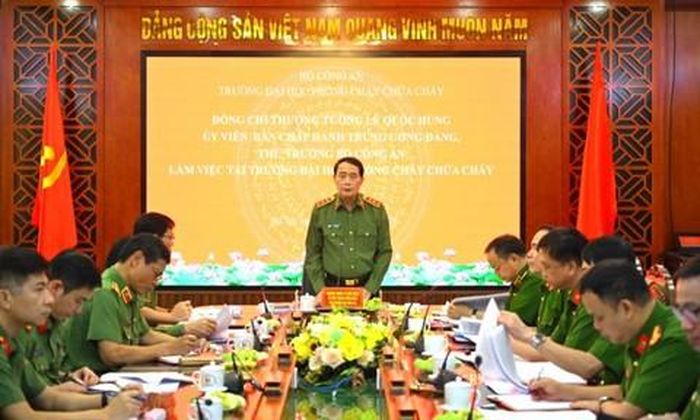 Thứ trưởng Lê Quốc Hùng phát biểu tại buổi làm việc