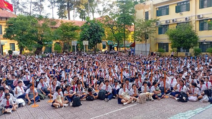 Buổi tuyên truyền thu hút sự tham gia của đông đảo các em học sinh