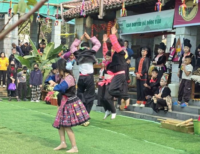 Chương trình “Xúng xính chợ phiên” sẽ là một bữa tiệc âm nhạc và vũ điệu