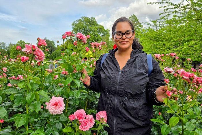 Rachel Rabb vui mừng khi biết cụ cố của mình sinh ra tại Ontario (Canada).
