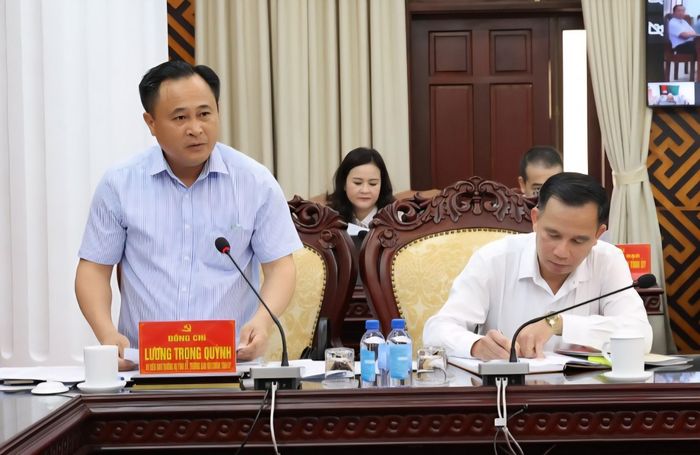 Trưởng Ban Nội chính Tỉnh ủy Lương Trọng Quỳnh, Phó Trưởng ban Thường trực Ban Chỉ đạo PCTNLPTC tỉnh Lạng Sơn điều hành thảo luận tại hội nghị - Ảnh: Hoàng Hiếu.