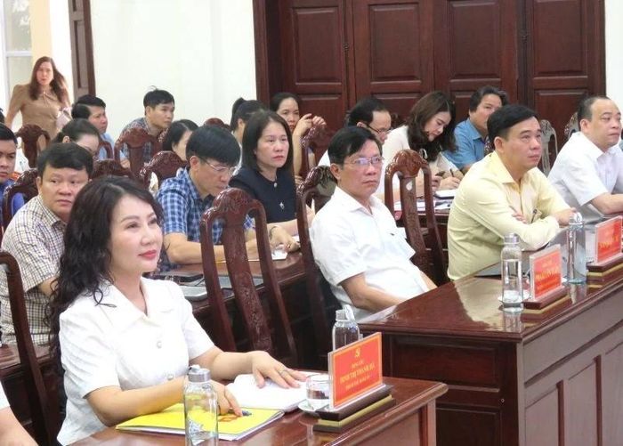 Các đại biểu tham dự hội nghị.