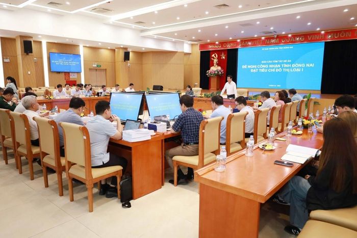 Hội nghị thẩm định Đề án đề nghị công nhận tỉnh Đồng Nai đạt tiêu chí đô thị loại I. Ảnh: BXD