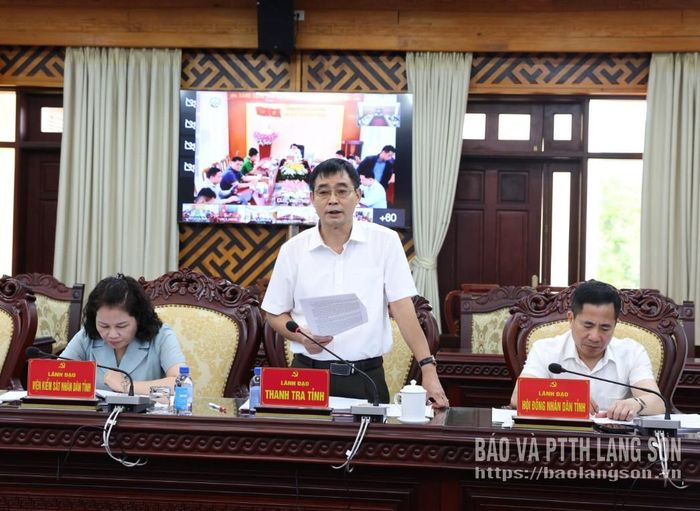 Lãnh đạo Thanh tra tỉnh phát biểu thảo luận tại hội nghị