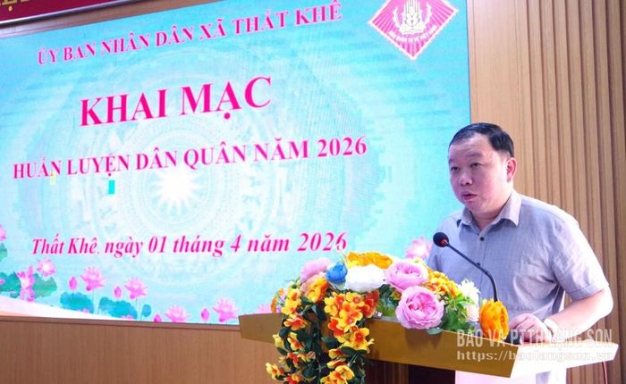 Đồng chí Chủ tịch UBND xã Thất Khê phát biểu khai mạc huấn luyện dân quân Cơ động xã