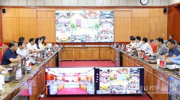 Các đại biểu dự hội nghị tại các điểm cầu trong cả nước