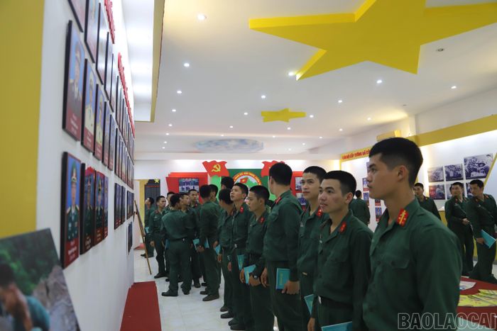 Việc giáo dục lịch sử của đơn vị đã giúp các chiến sĩ trẻ cảm nhận rõ hơn về truyền thống vẻ vang mà mình đang kế thừa.