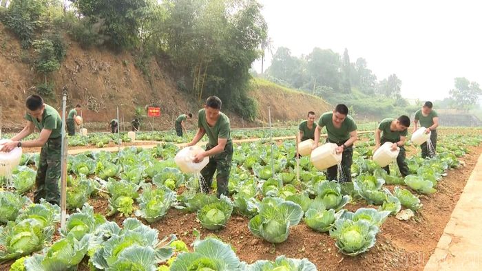 Từ bỡ ngỡ ban đầu, nhiều chiến sĩ đã nhanh chóng hòa nhập với môi trường quân ngũ, xác định rõ mục tiêu, lý tưởng phấn đấu.