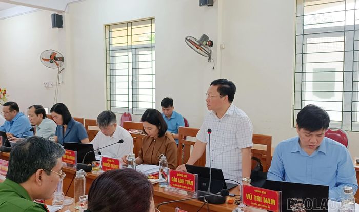  Thành viên đoàn giám sát tham gia ý kiến. 