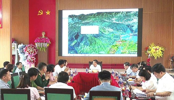 Quang cảnh buổi làm việc.