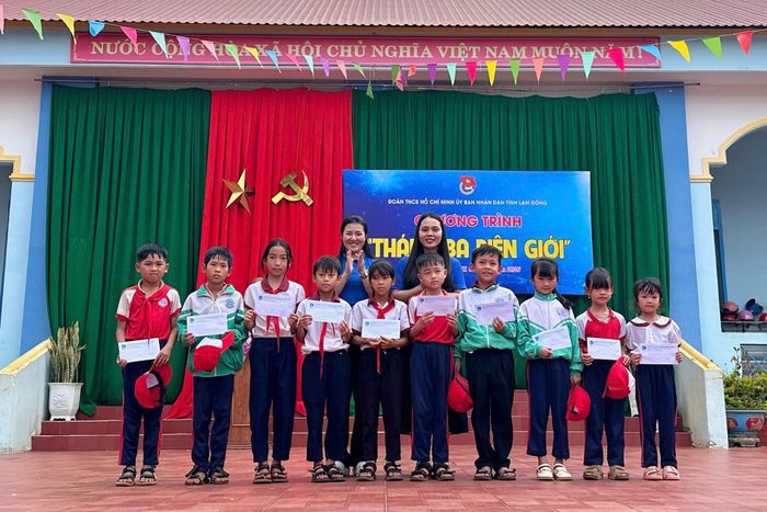Tổng kinh phí thực hiện chương trình "Tháng Ba biên giới" năm 2026 tại xã Tuy Đức là hơn 50 triệu đồng