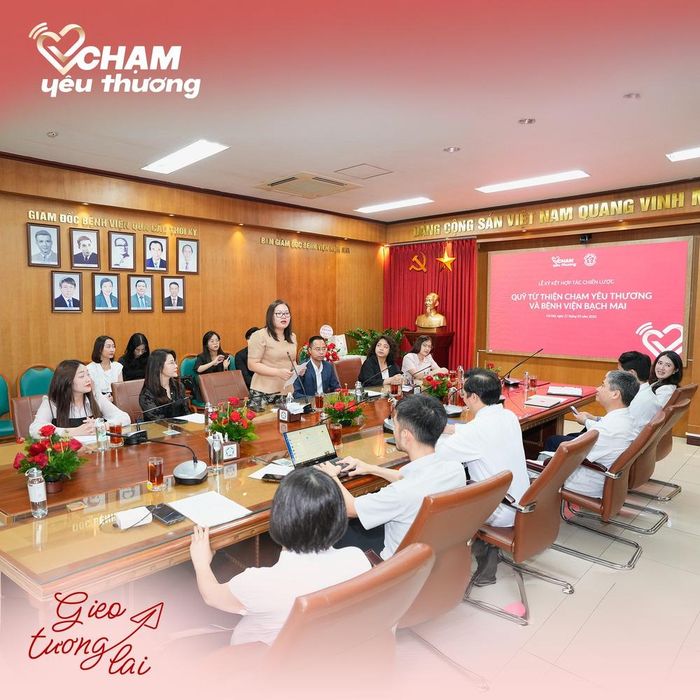 Bà Nguyễn Thị Minh Thu - Thành viên hội đồng quản lý Quỹ chia sẻ tại lễ ký kết hợp tác. Ảnh: Chạm Yêu Thương