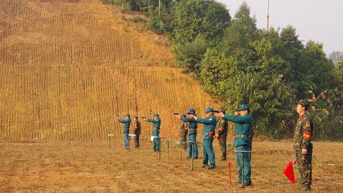Bộ Chỉ huy quân sự tỉnh Thái Nguyên tập huấn cho lực lượng dân quân tự vệ ở cơ sở. (Ảnh: DUY ĐỨC)
