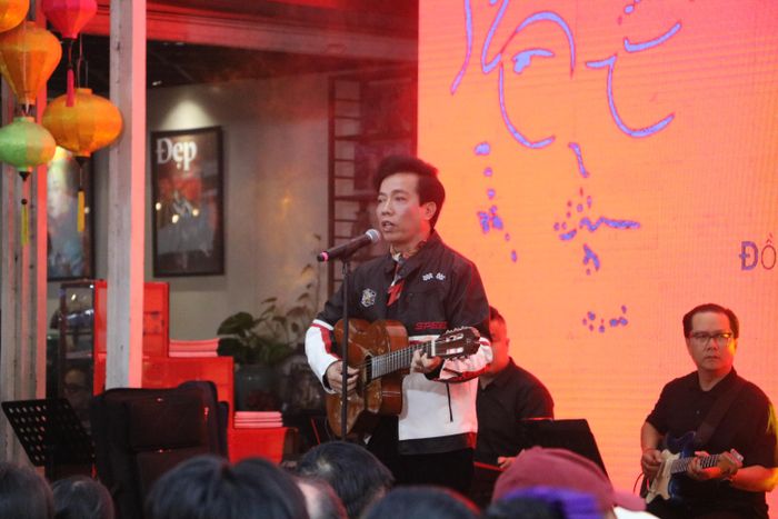  Ca sĩ Tấn Sơn 