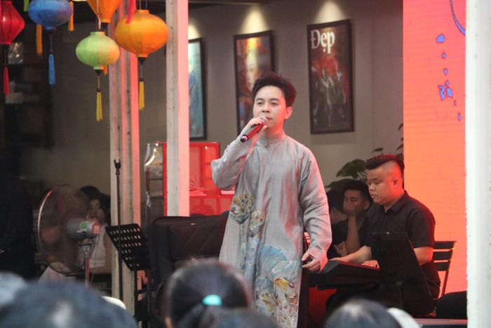  Ca sĩ Viết Thu 