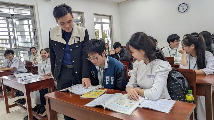  Học sinh Trường THPT Nguyễn Văn Thoại (phường Hòa Xuân, TP Đà Nẵng) trong một tiết học trên lớp 
