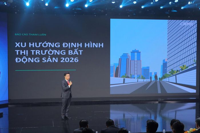 Ông Võ Huỳnh Tuấn Kiệt - Giám đốc Bộ phận Tiếp thị Dự án Nhà ở CBRE Việt Nam trình bày tại chương trình
